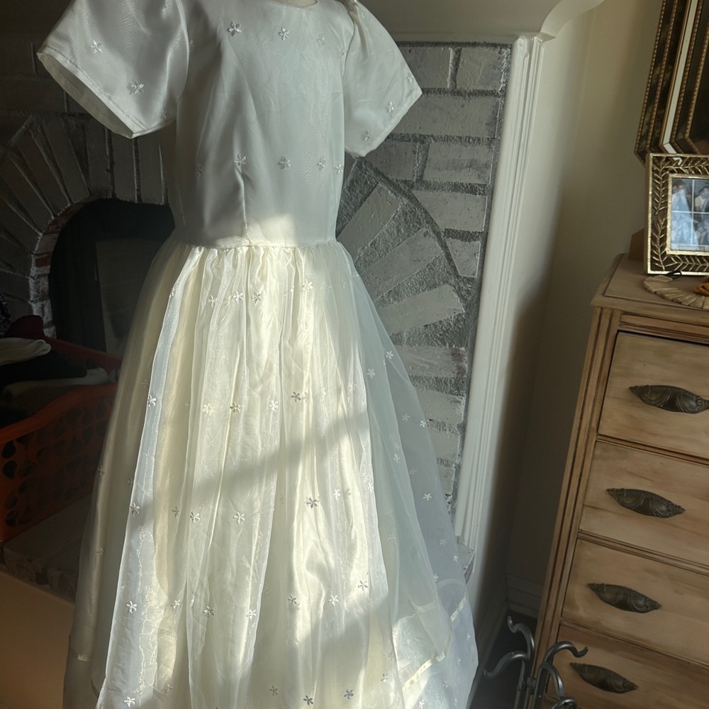 Girls Formal Silk White Dress with Floral Embroidery - Picture 6 of 14